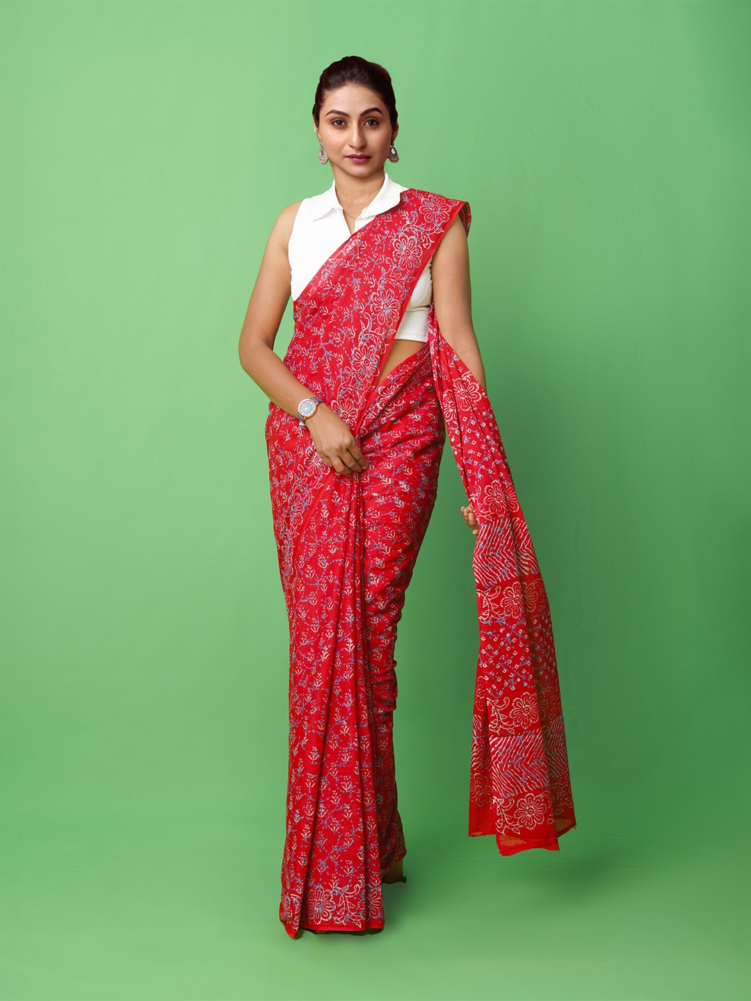 

Unnati Silks Floral Pure Cotton Block Print Saree, Red