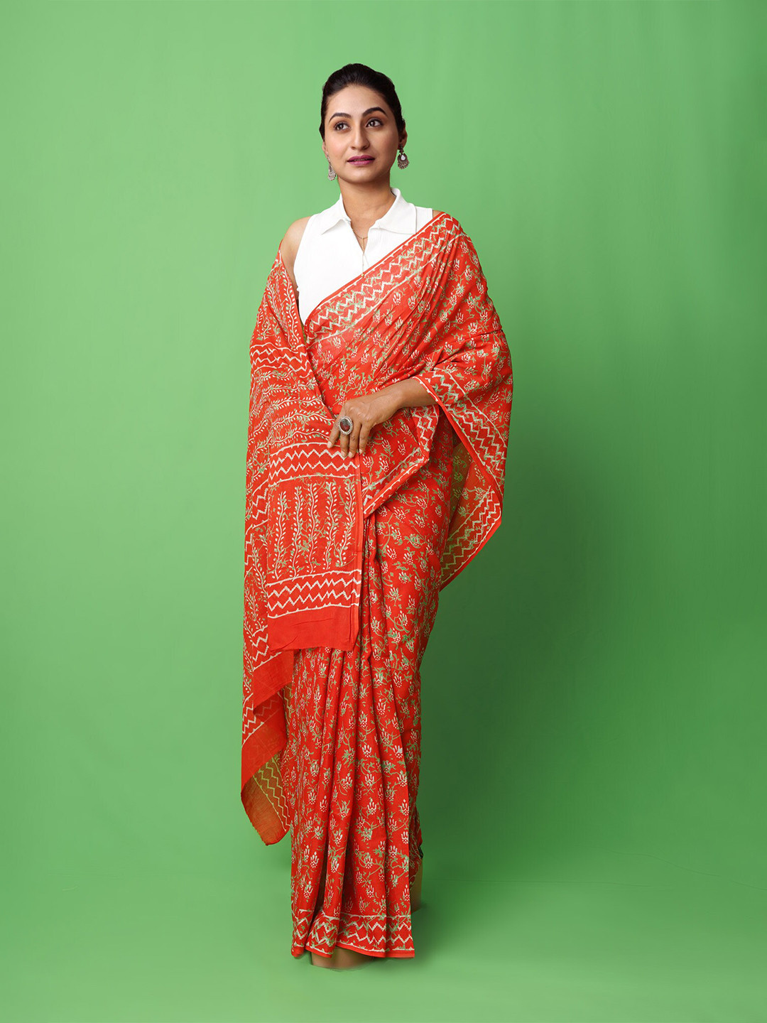 

Unnati Silks Floral Pure Cotton Block Print Saree, Red