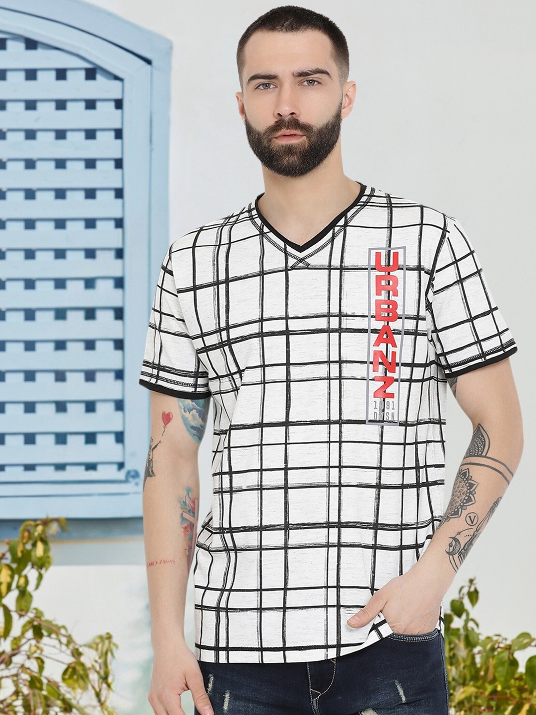 

AXMANN Checked V-Neck Cotton T-shirt, White