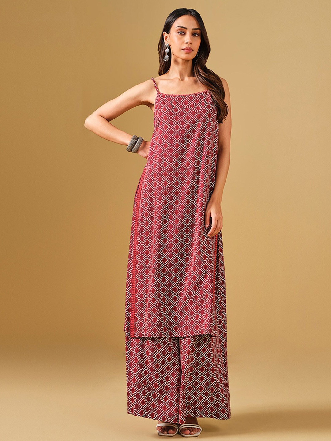 

Global Desi Geometric Printed Straight Kurta With Palazzo, Red