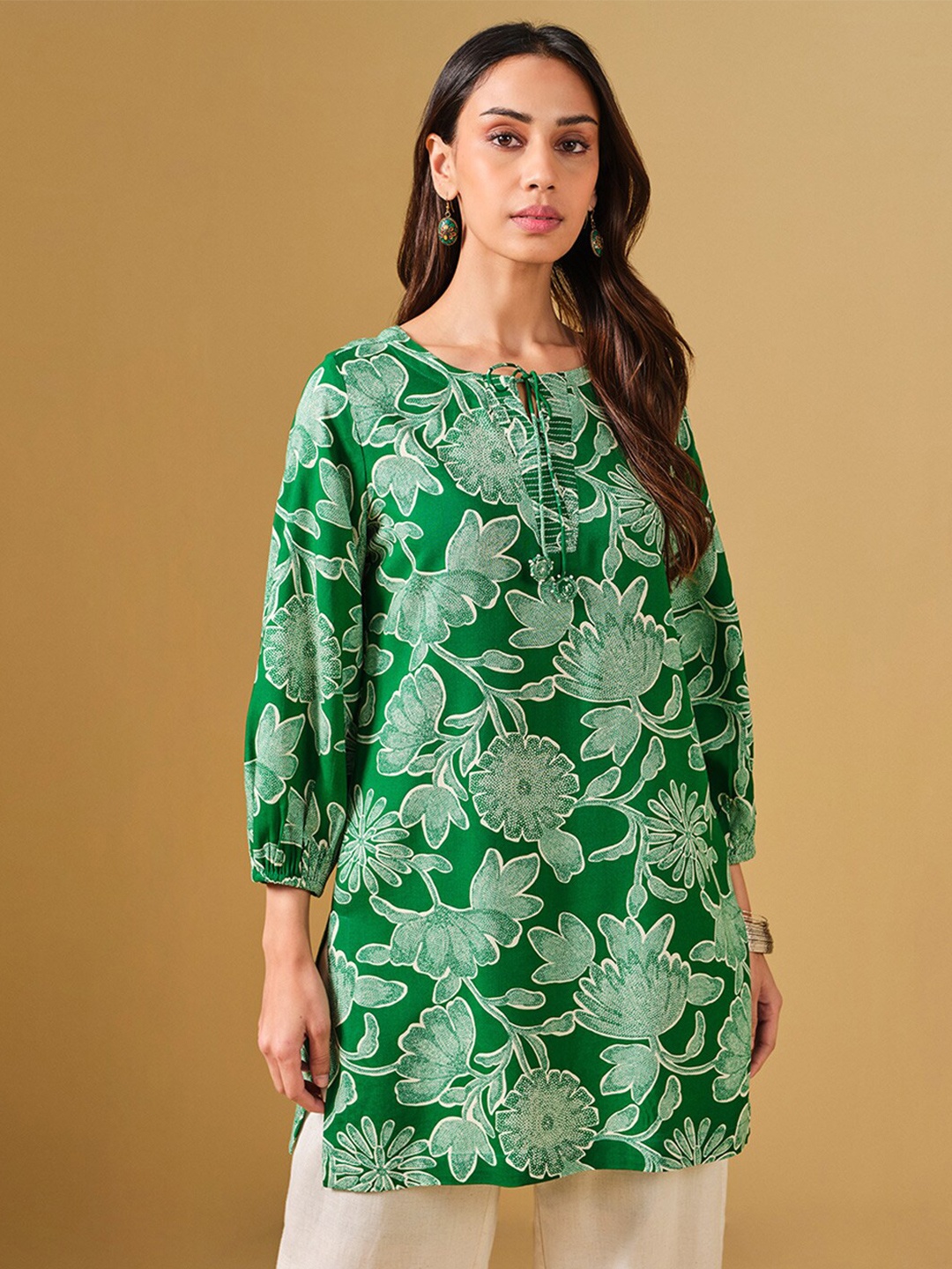 

Global Desi Tie-Up Neck Floral Printed Kurti, Green