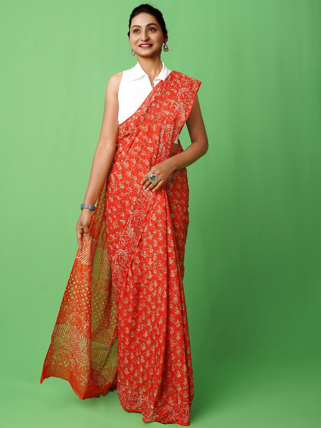 

Unnati Silks Ethnic Motifs Handloom Pure Cotton Block Print Saree, Red