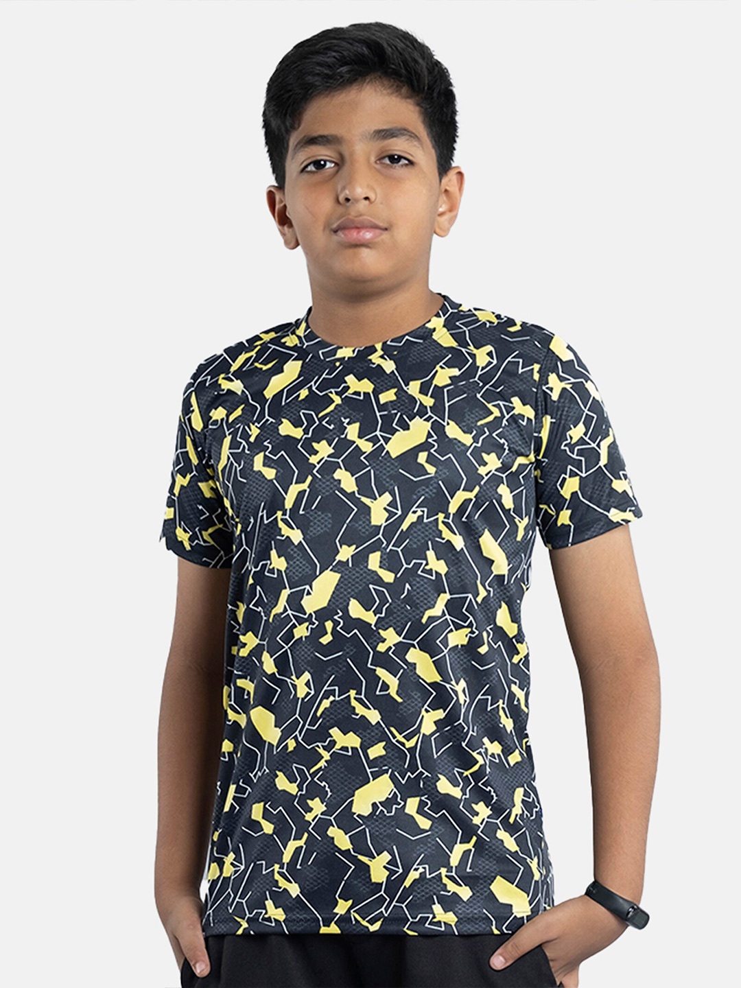 

KiddoPanti Boys Abstract Printed Round Neck T-shirt, Black