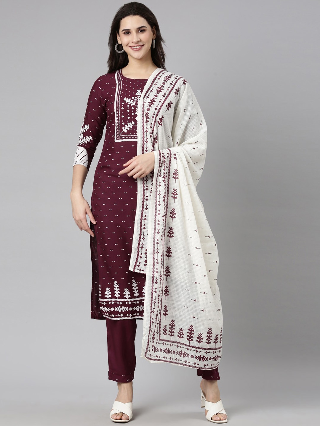 

Neerus Round Neck Floral Printed Regular Kurta with Trousers & Dupatta, Purple
