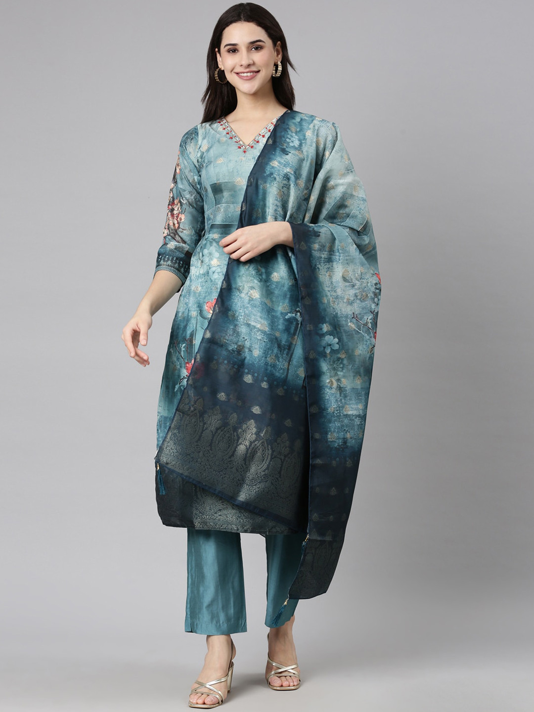 

Neerus Floral Printed Regular Sequinned Kurta With Trousers & Dupatta, Green