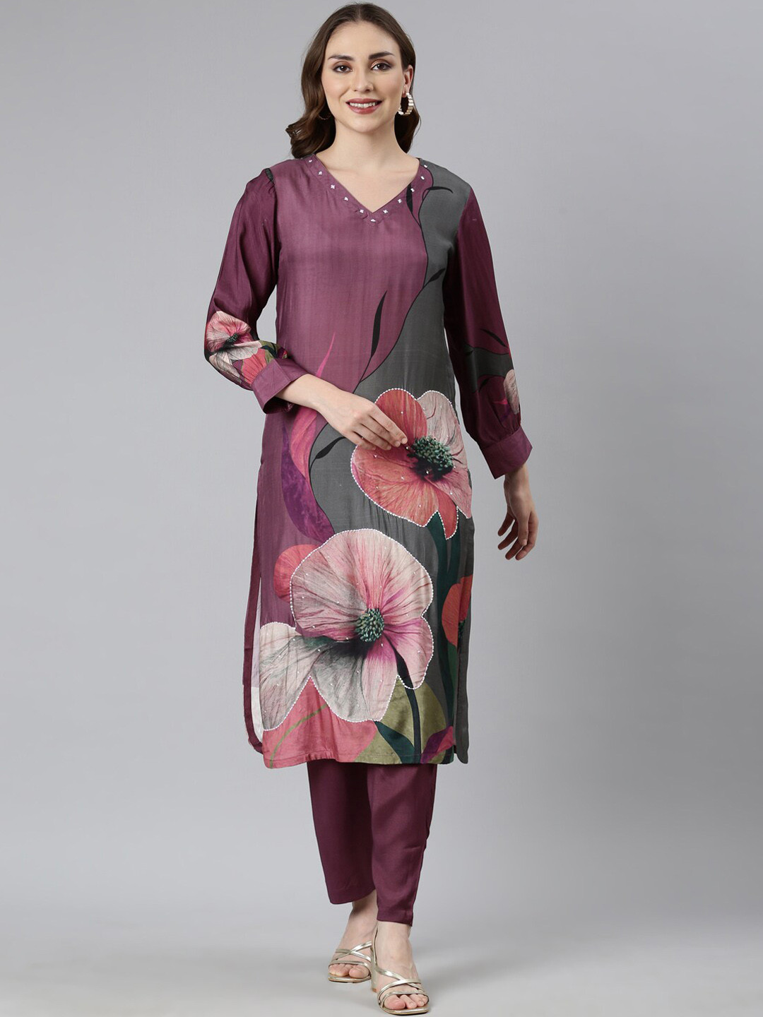 

Neerus Floral Printed Regular Mirror Work Kurta with Trousers, Purple