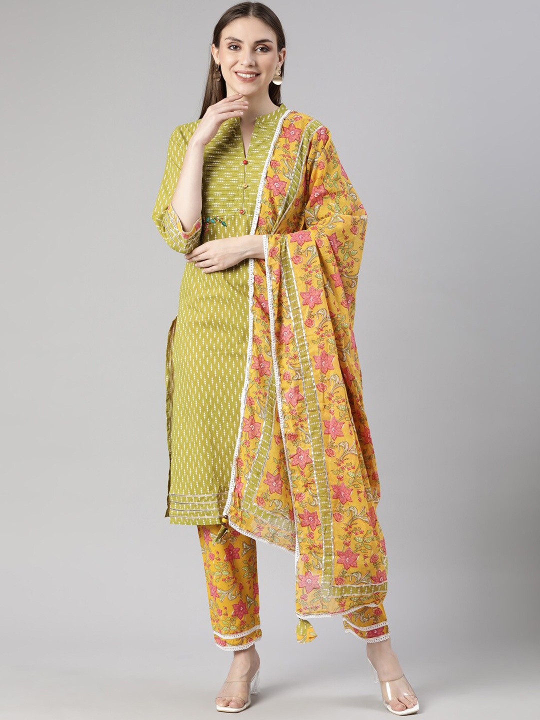 

Neerus Printed Regular Thread Work Kurta with Trousers & Dupatta, Green