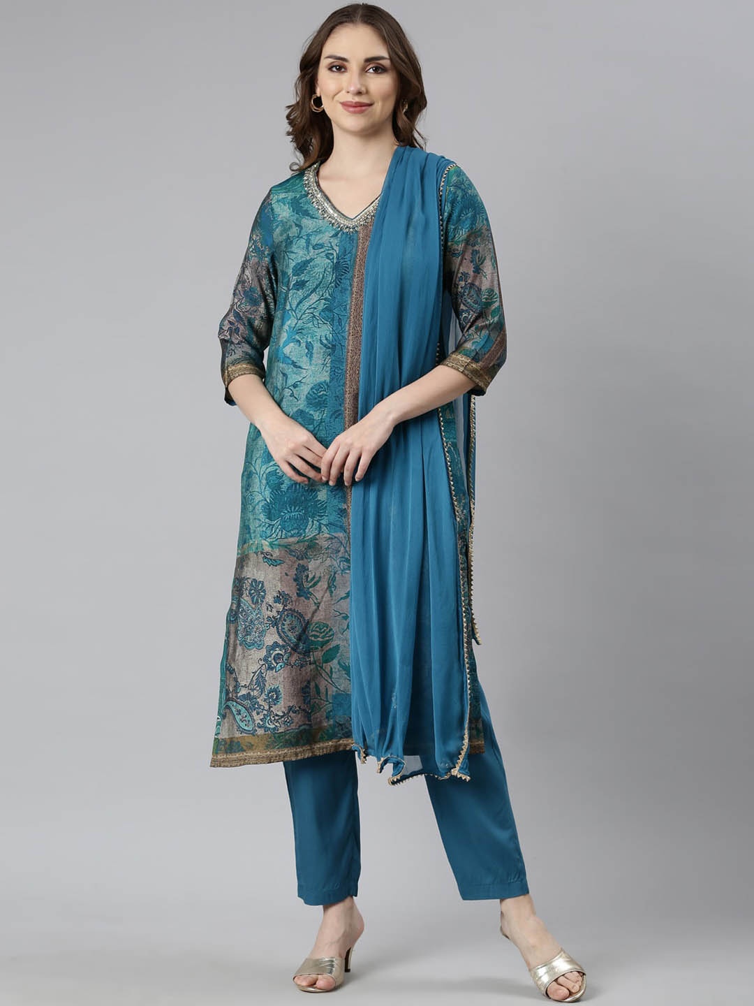 

Neerus Paisley Printed Regular Beads and Stones Kurta with Trousers & With Dupatta, Blue