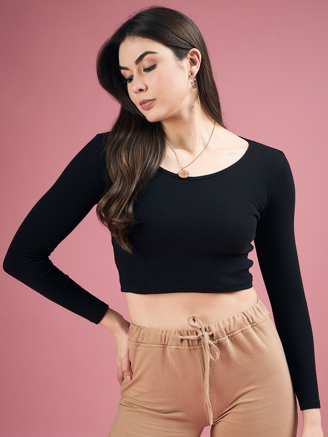 

DressBerry Round Neck Fitted Crop Top, Black