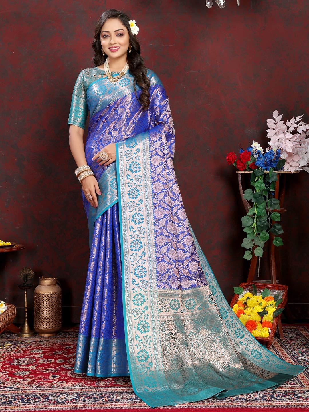 

YAVIRA SILK Ethnic Motifs Woven Design Zari Banarasi Saree, Navy blue