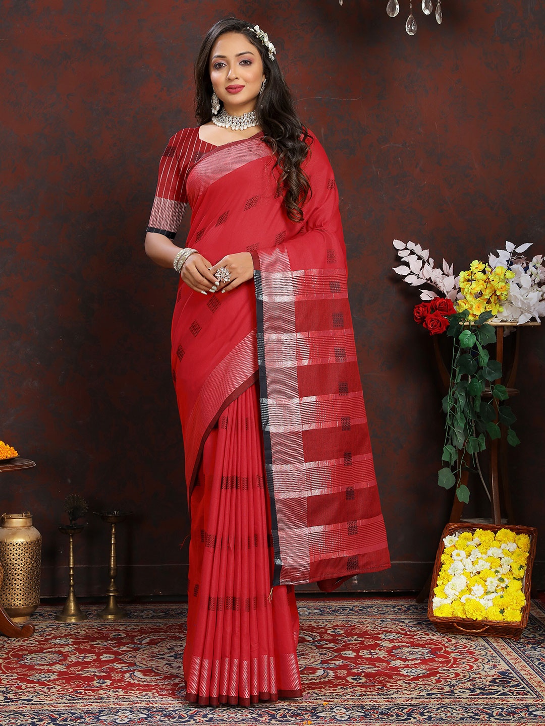 

YAVIRA SILK Geometric Woven Design Zari Silk Cotton Chanderi Saree, Red