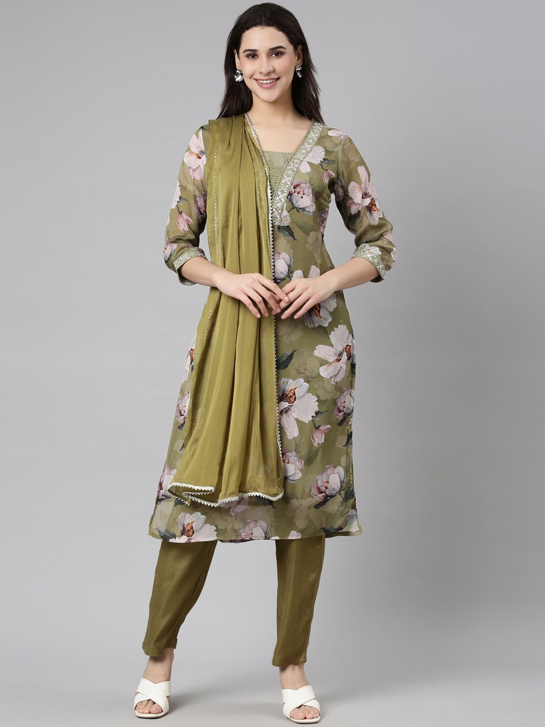 

Neerus Floral Printed Regular Mirror Work Kurta with Trousers & With Dupatta, Green