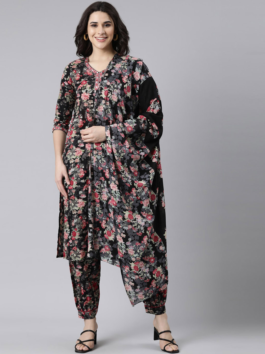 

Neerus Floral Printed Mirror Work Kurta with Salwar & With Dupatta, Black