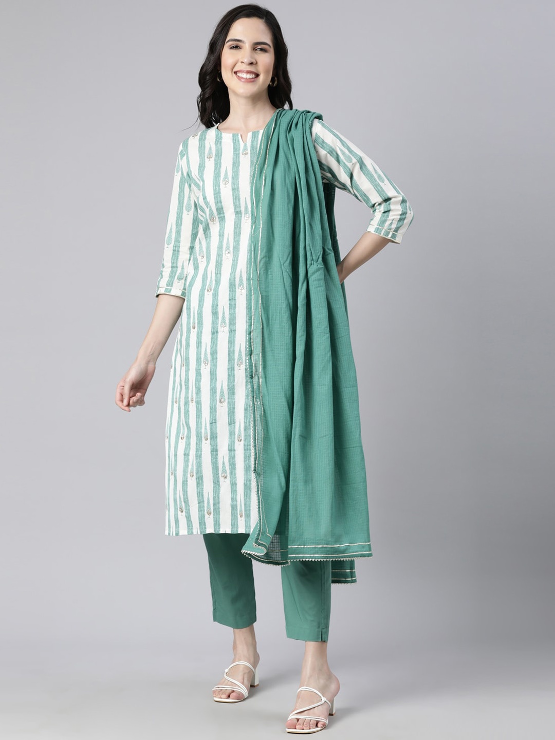 

Neerus Ethnic Printed Regular Straight Kurta with Trousers & Dupatta, Green