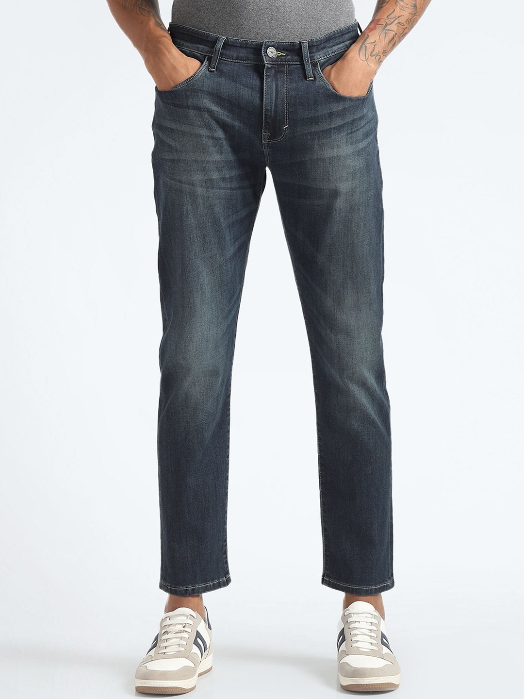 

Flying Machine Men Tapered Fit Light Fade Clean Look Stretchable Jeans, Blue