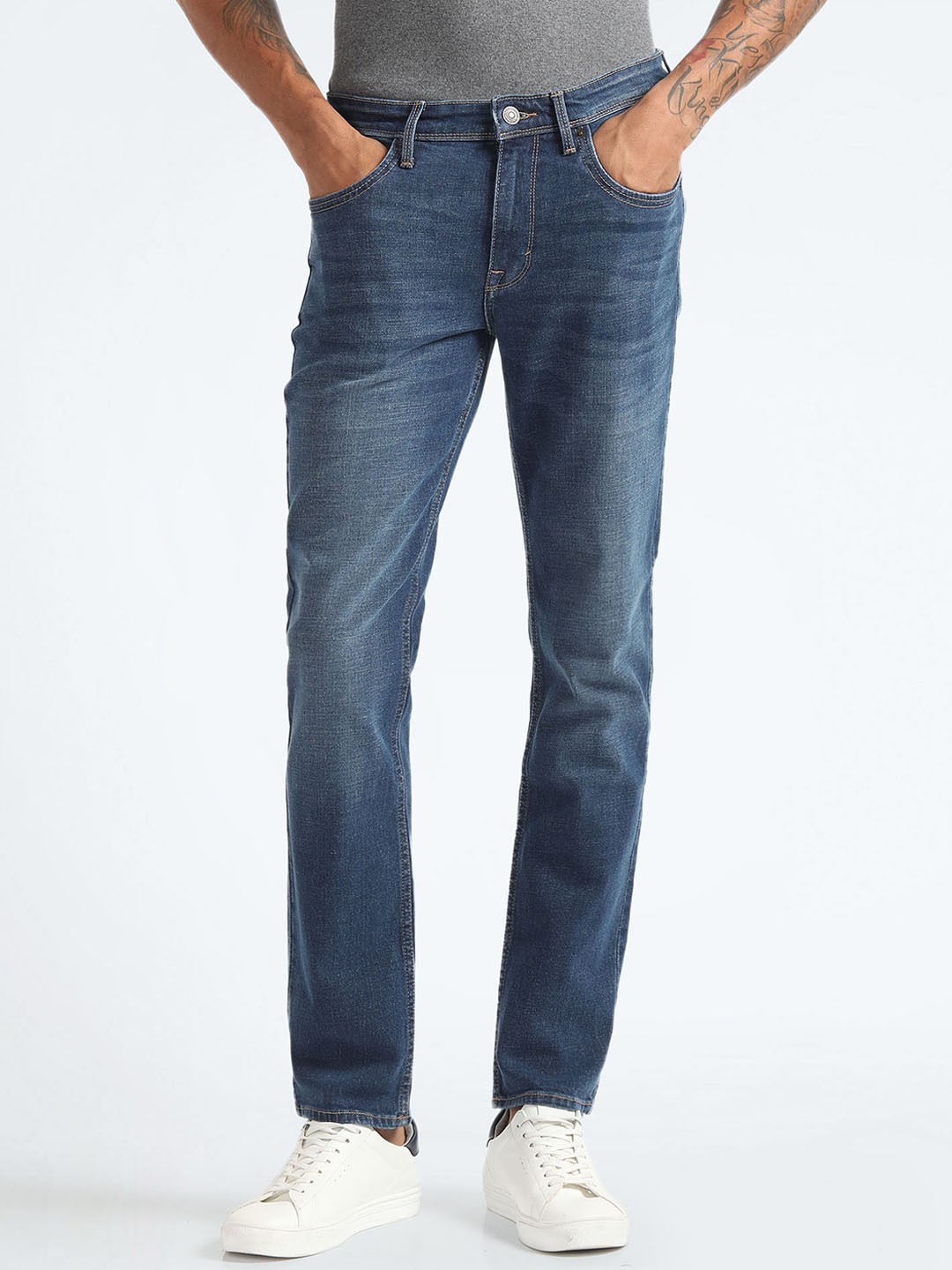 

Flying Machine Men Straight Fit Mid Rise Clean Look Heavy Fade Stretchable Jeans, Blue