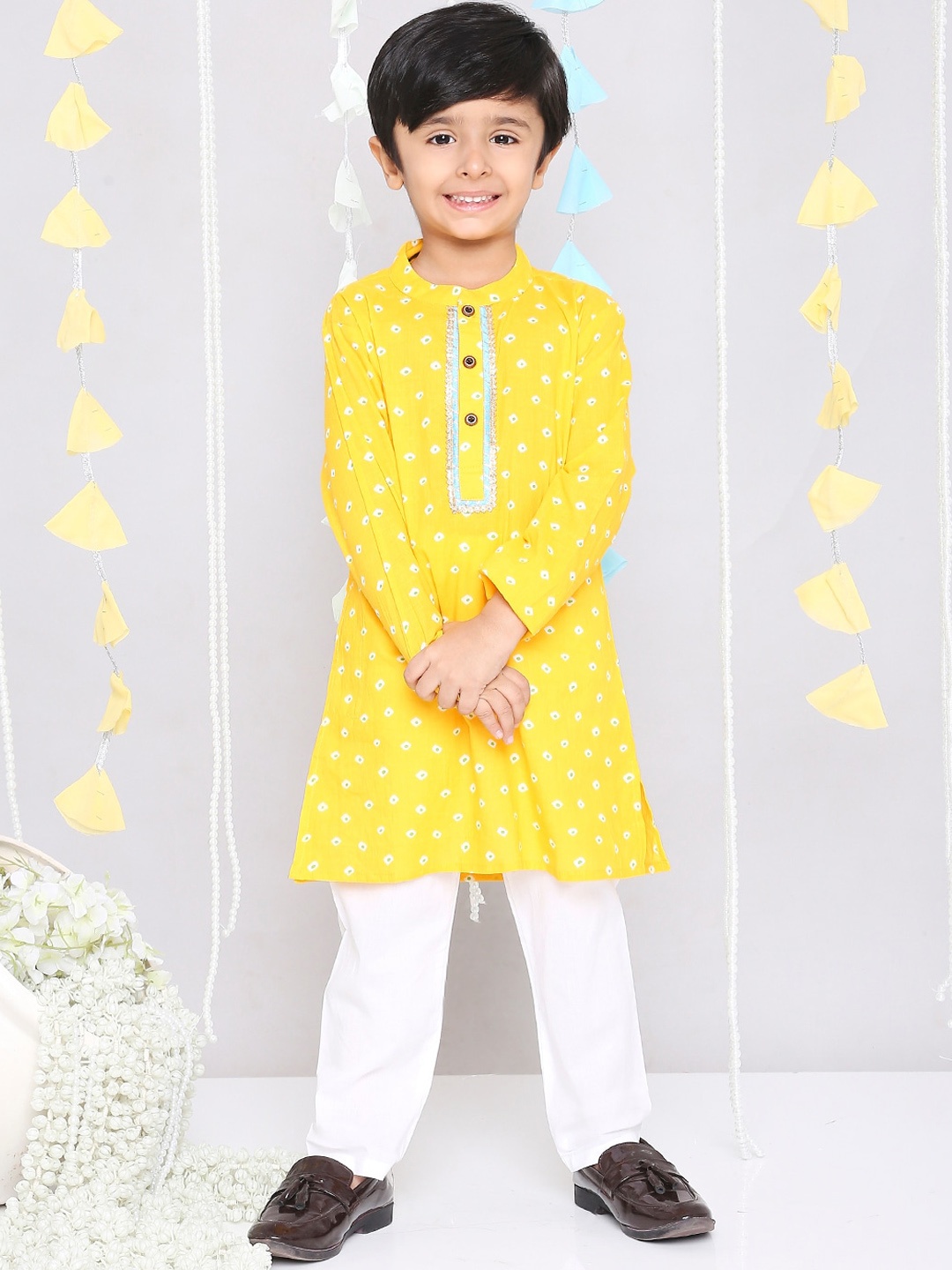 

KID1 Boys Bandhani Printed Regular Gotta Patti Pure Cotton Kurta with Pyjamas, Yellow