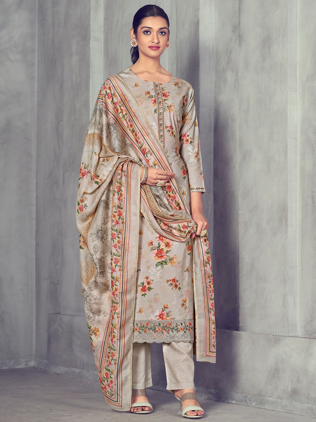 

Stylee LIFESTYLE Floral Printed Pure Cotton Unstitched Dress Material, Grey