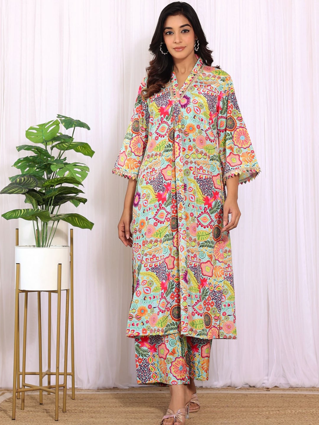 

LABEL KANUPRIYA Floral Printed Kurta With Trouser, Blue