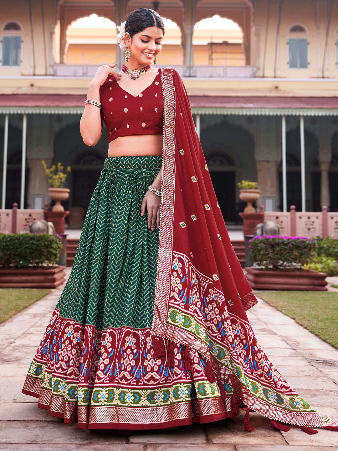 

LOOKNBOOK ART Foil Printed Semi-Stitched Lehenga & Unstitched Blouse With Dupatta, Green