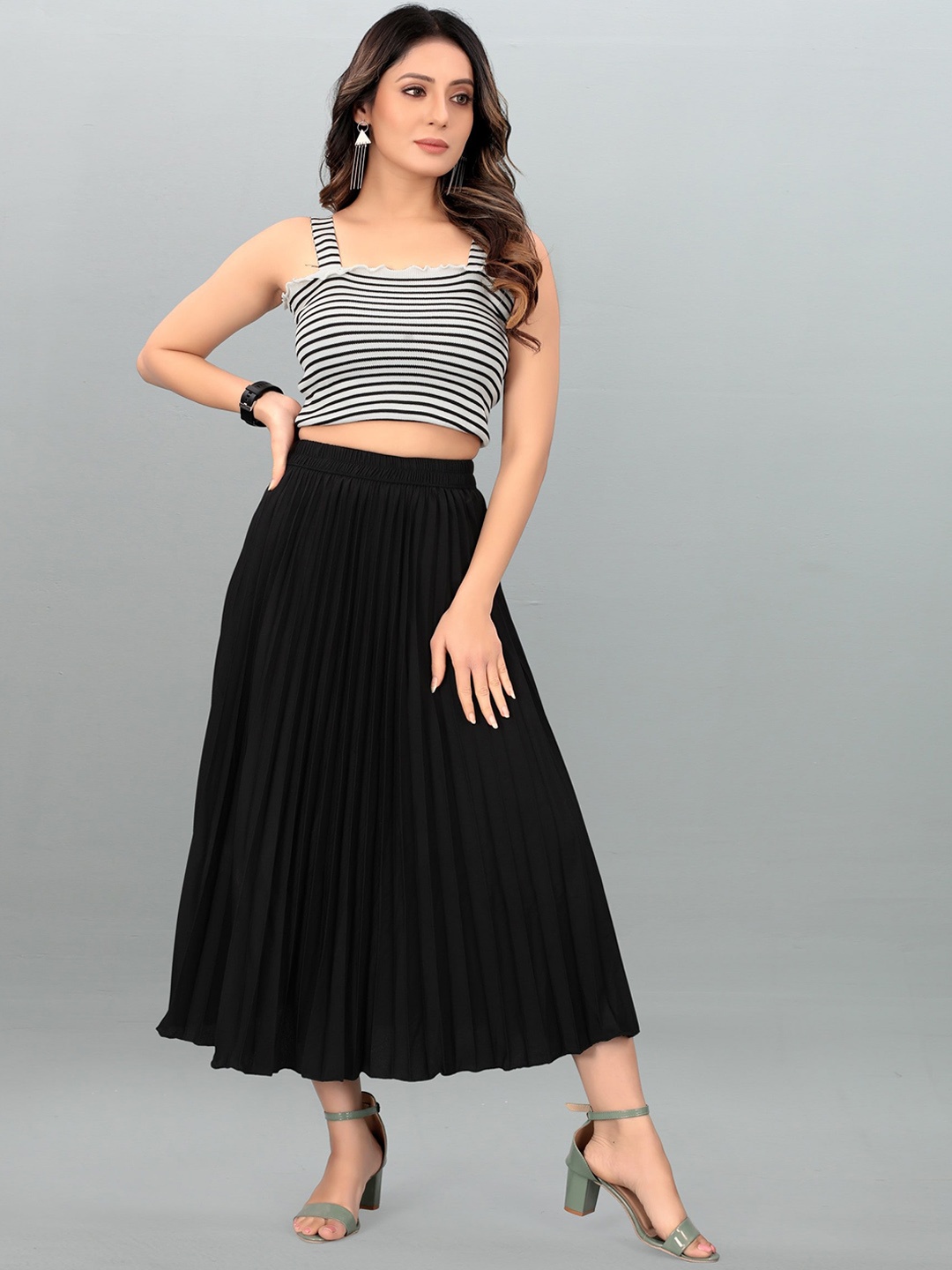 

Femvy Pleated Flared Midi Skirt, Black