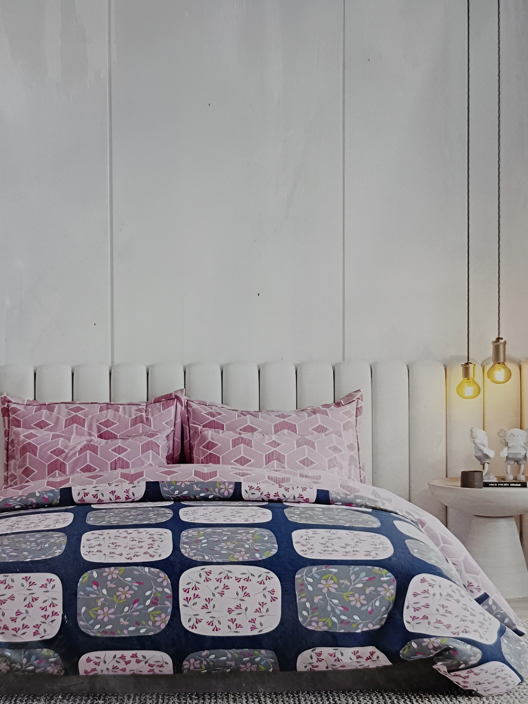 

Signature Blue & White Ethnic Motifs Printed 160 TC Queen Bedsheet Set