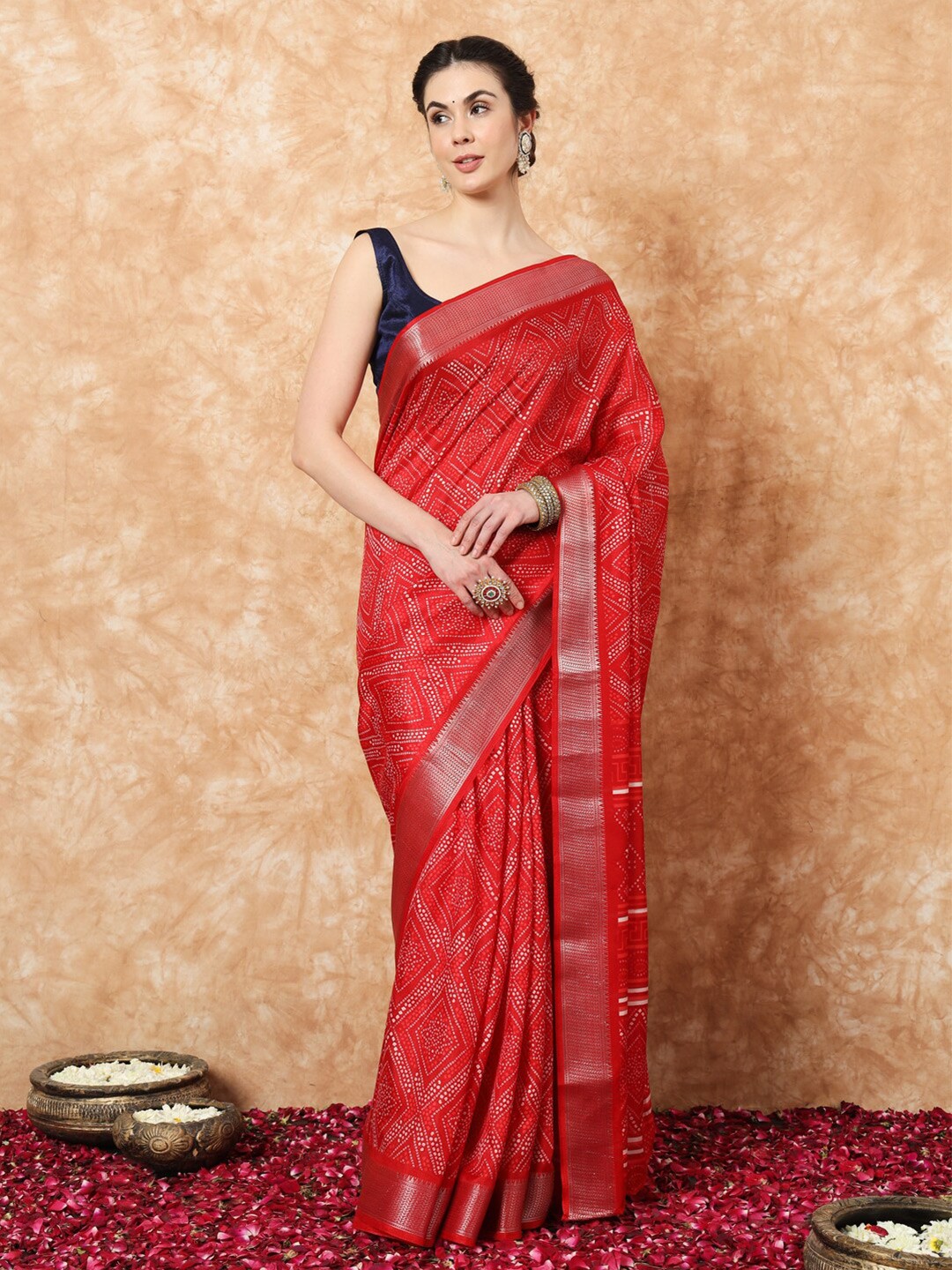 

Stylefables Bandhani Printed Zari Bandhani Saree, Red