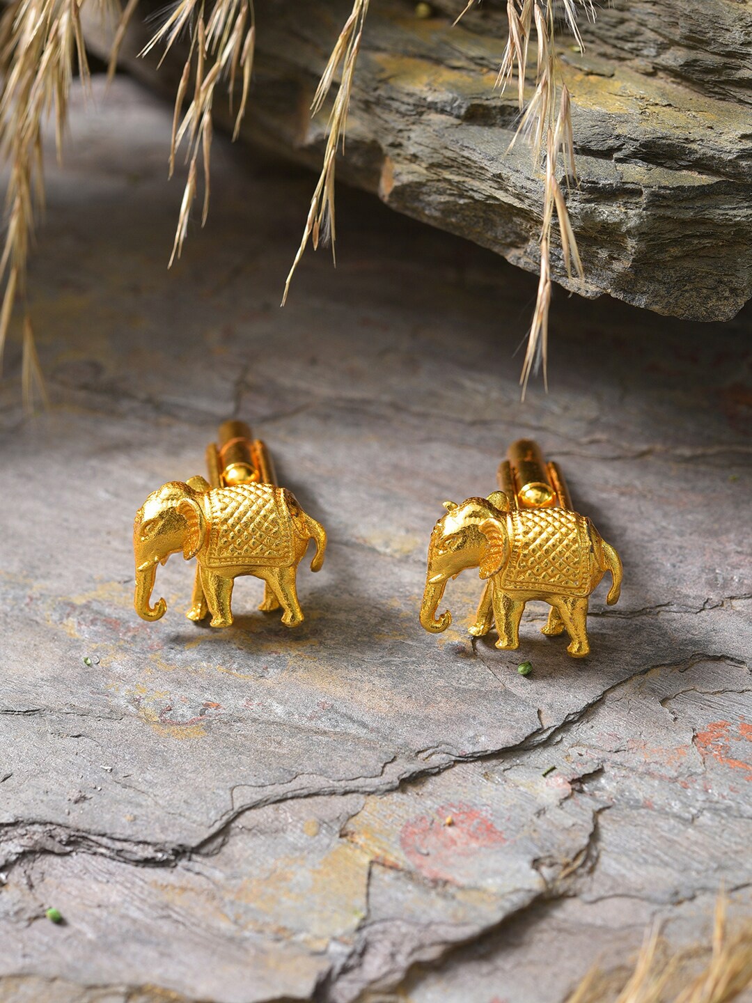 

XAGO Gold-Plated Textured Elephant Shaped Cufflinks