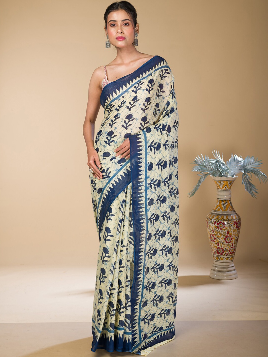 

HERE&NOW Ethnic Motifs Pure Cotton Dabu Saree, Beige