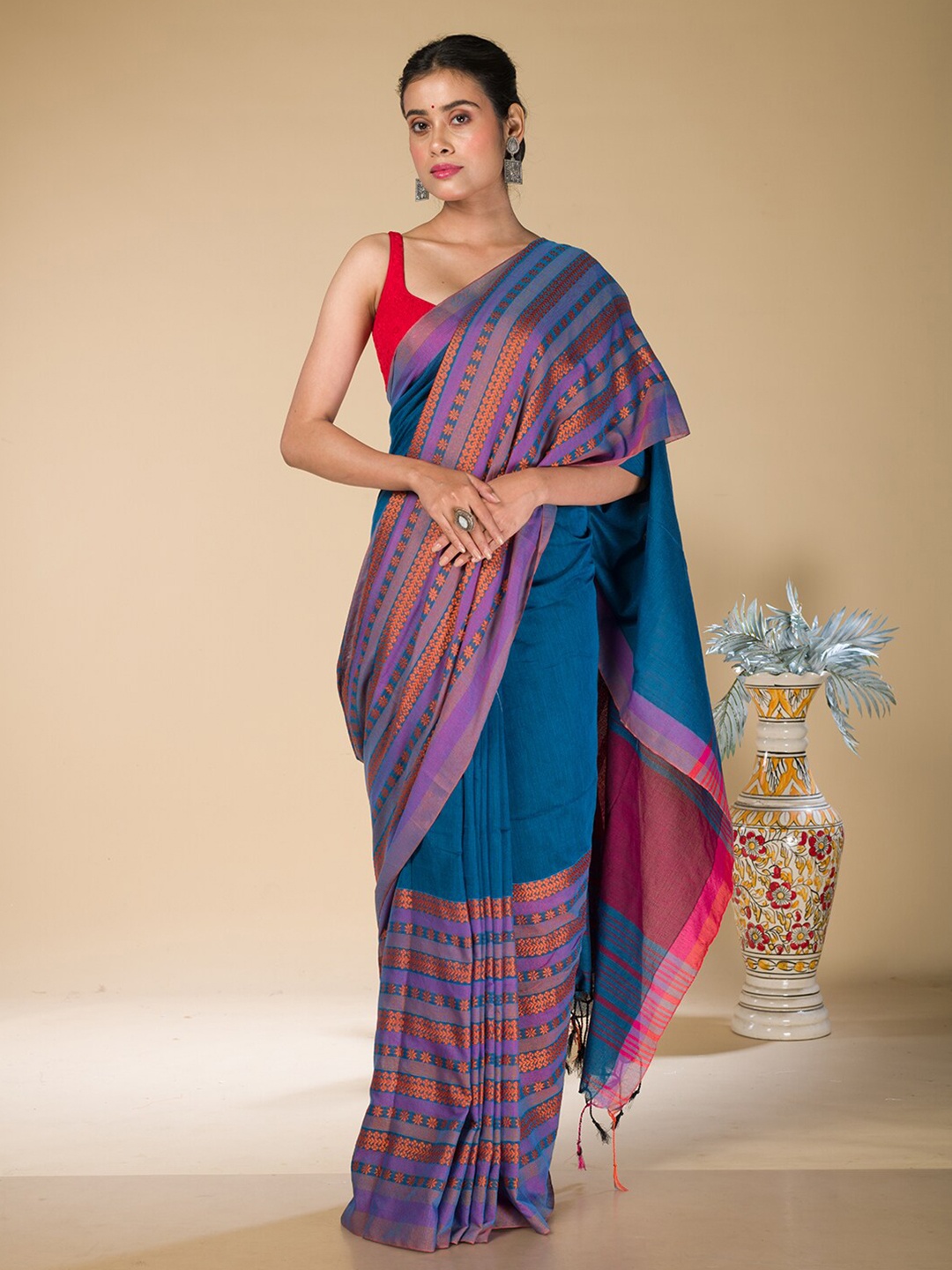 

HERE&NOW Solid Festive Saree, Blue