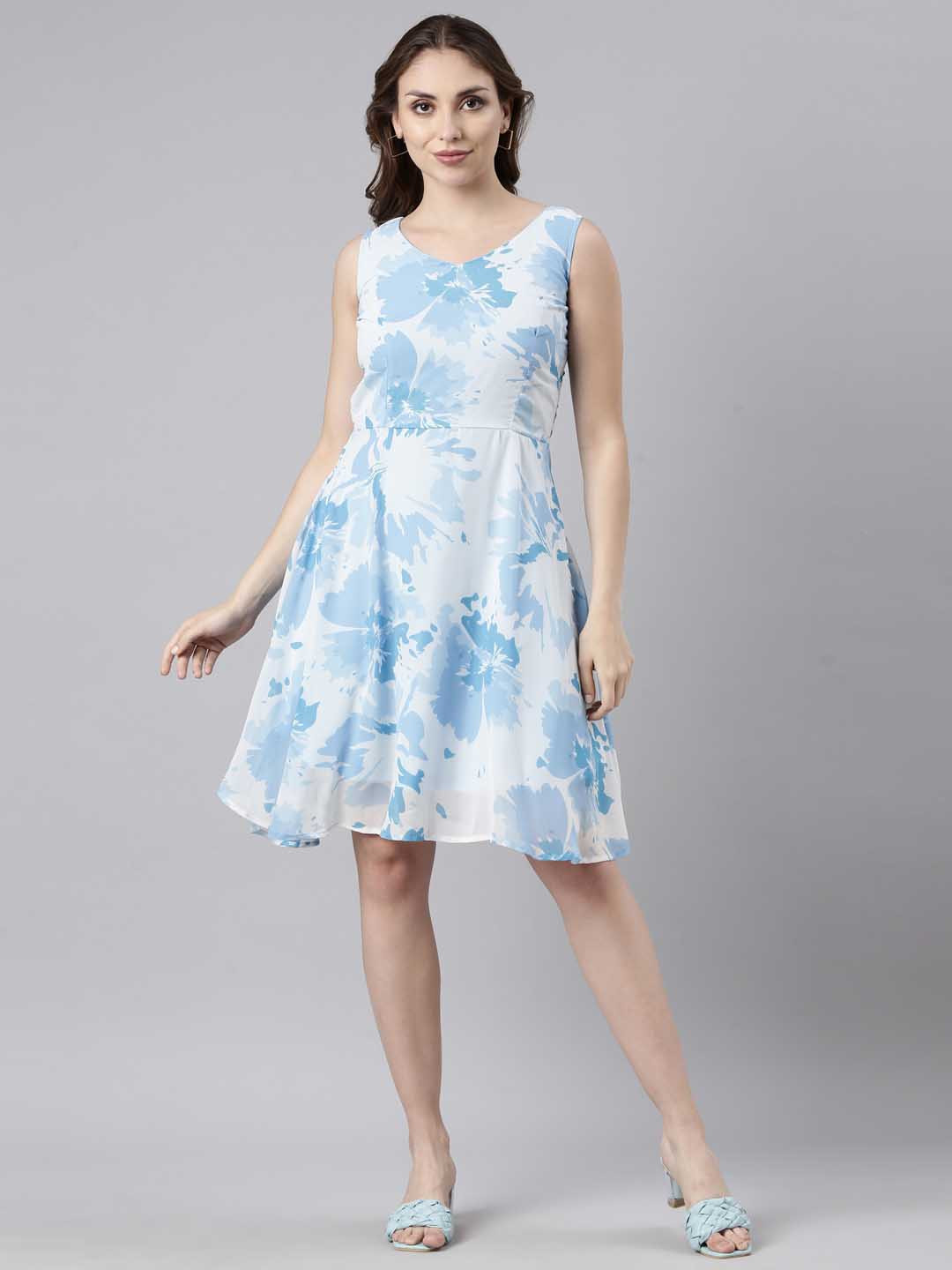 

TWIN BIRDS Floral Printed V-Neck Sleeveless Fit & Flare Dress, White