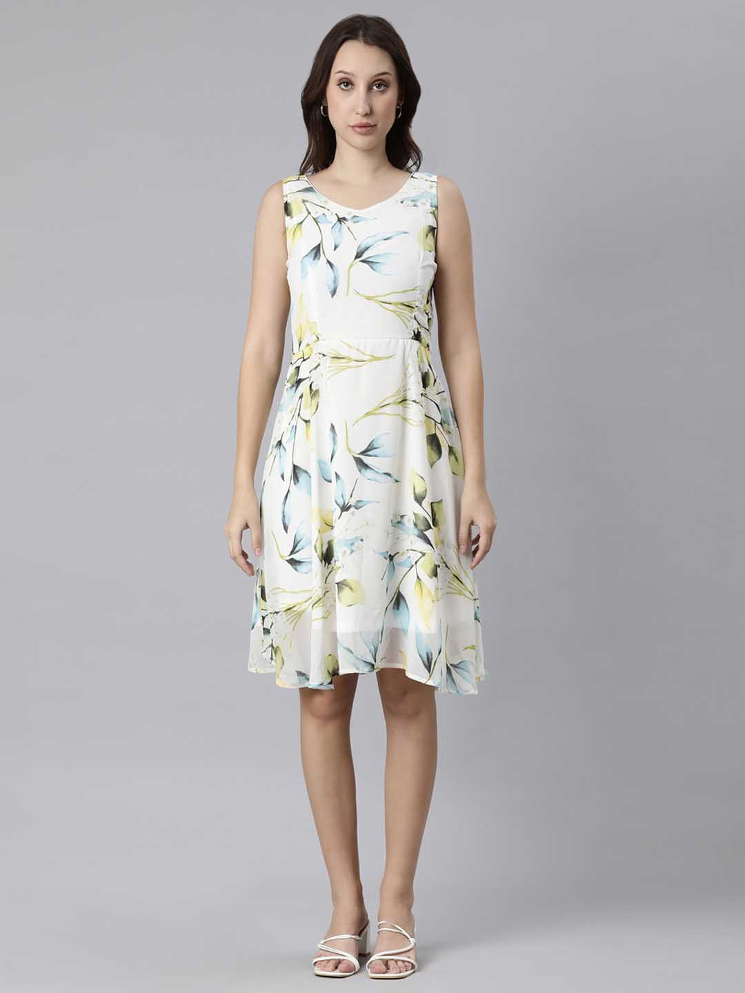 

TWIN BIRDS Floral Printed V-Neck Georgette Fit & Flare Dress, White