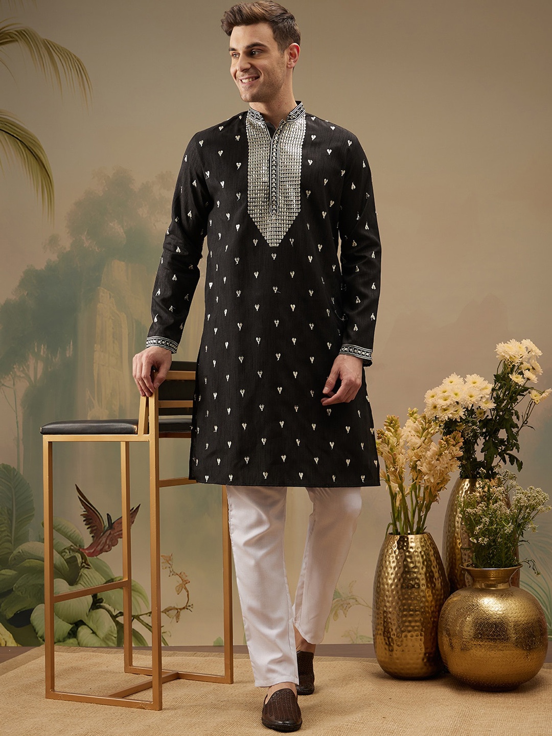 

Molly & Michel Ethnic Motifs Embroidered Thread Work Kurta With Pyjama, Black