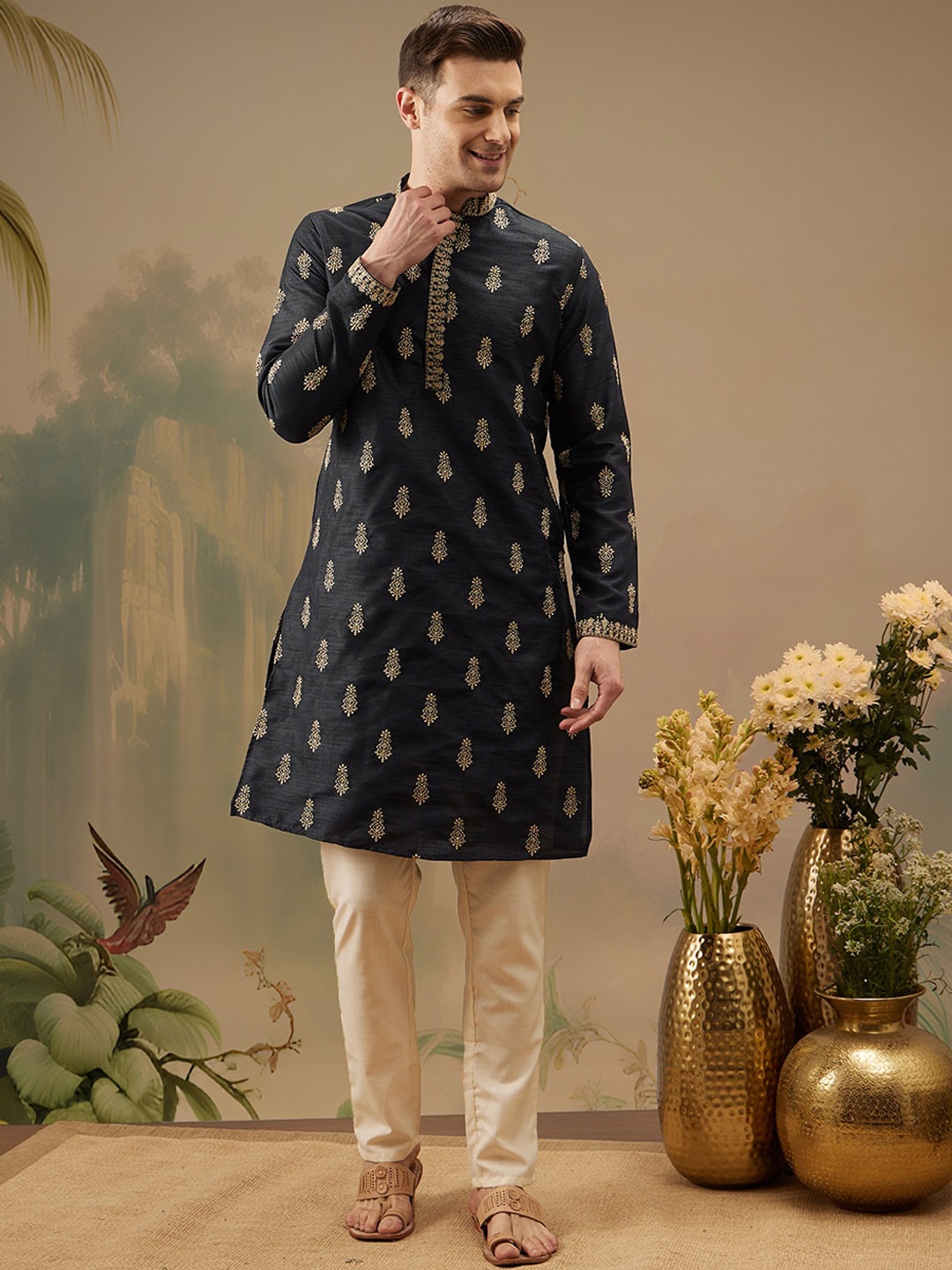 

Molly & Michel Ethnic Motifs Embroidered Kurta With Pyjama, Blue