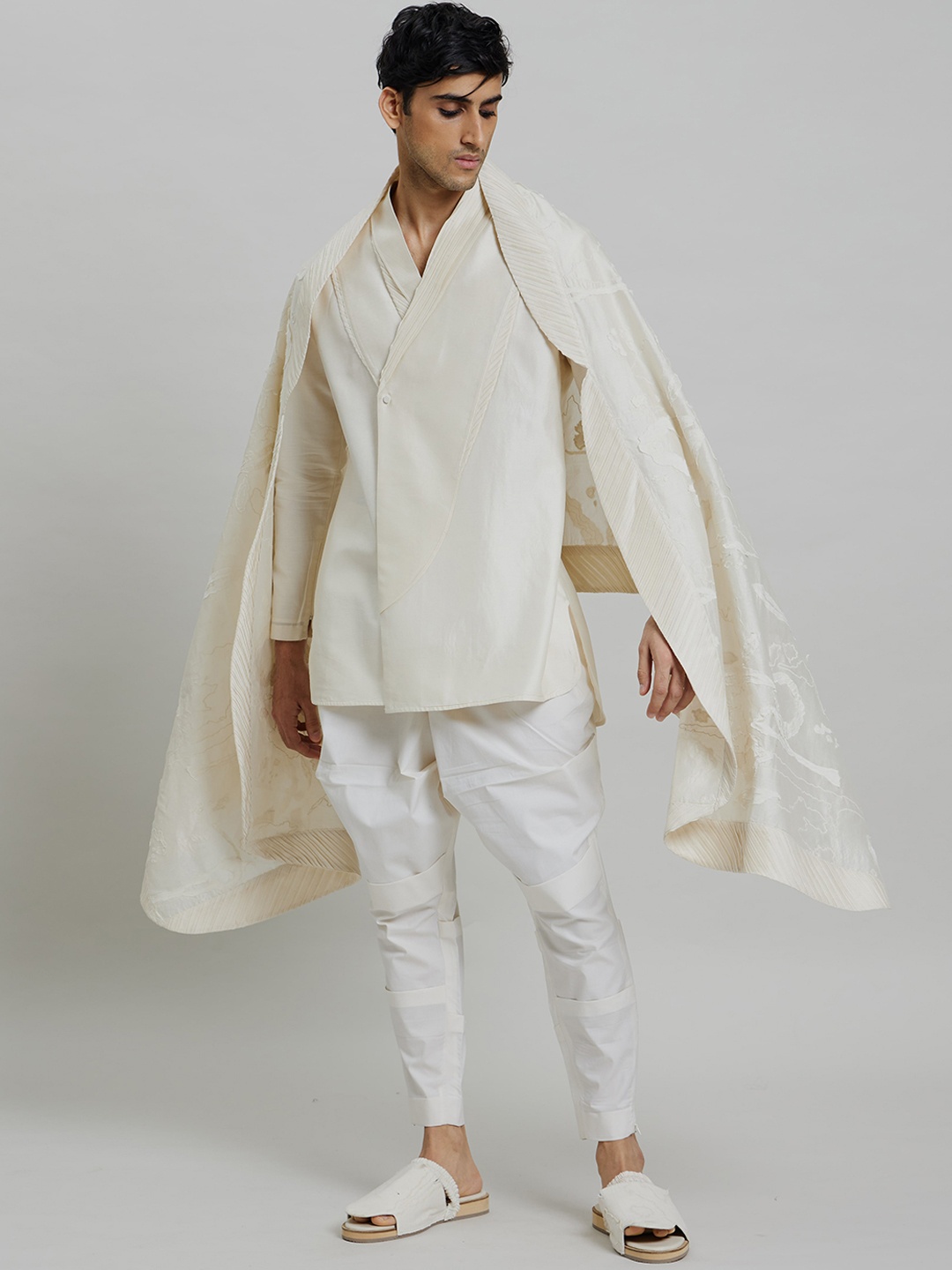 

Antar-Agni Longline Tailored Knife Shacket With Gathered Trousers & Embroided Scarf, Off white