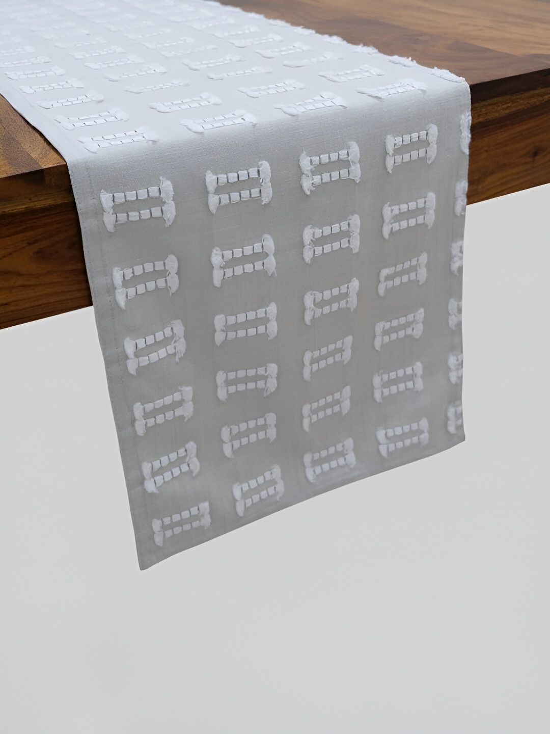 

DESIGN GAATHA Beige Woven-Design 6 Seater Table Runner
