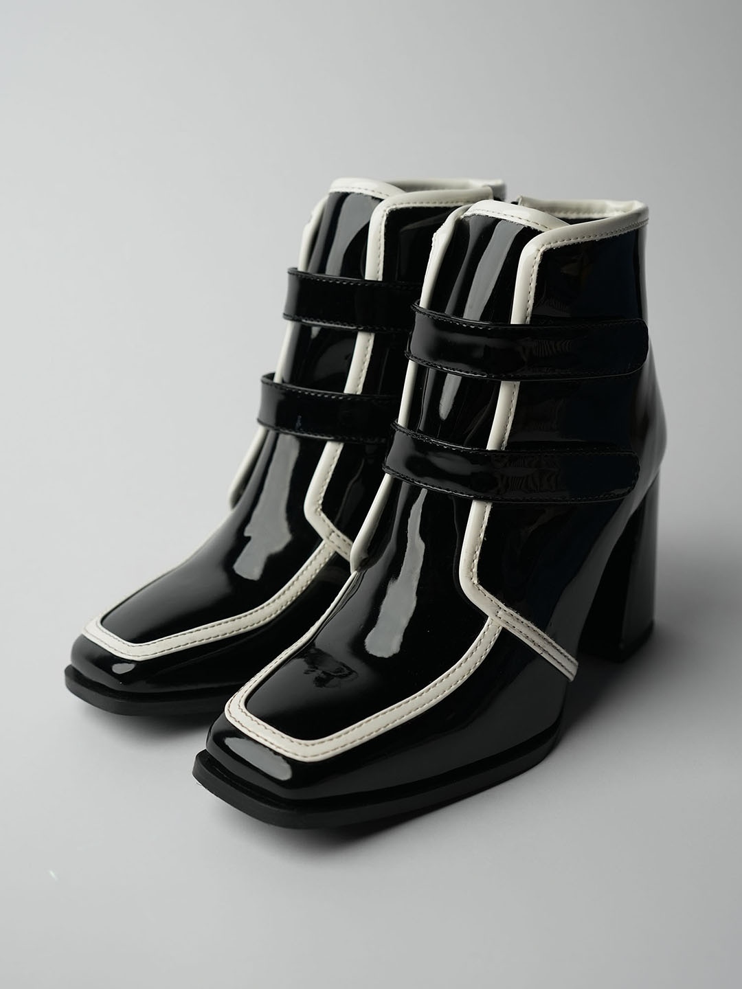 

Theater Women Striped Square Toe Block Heeled Regular Boots, Black