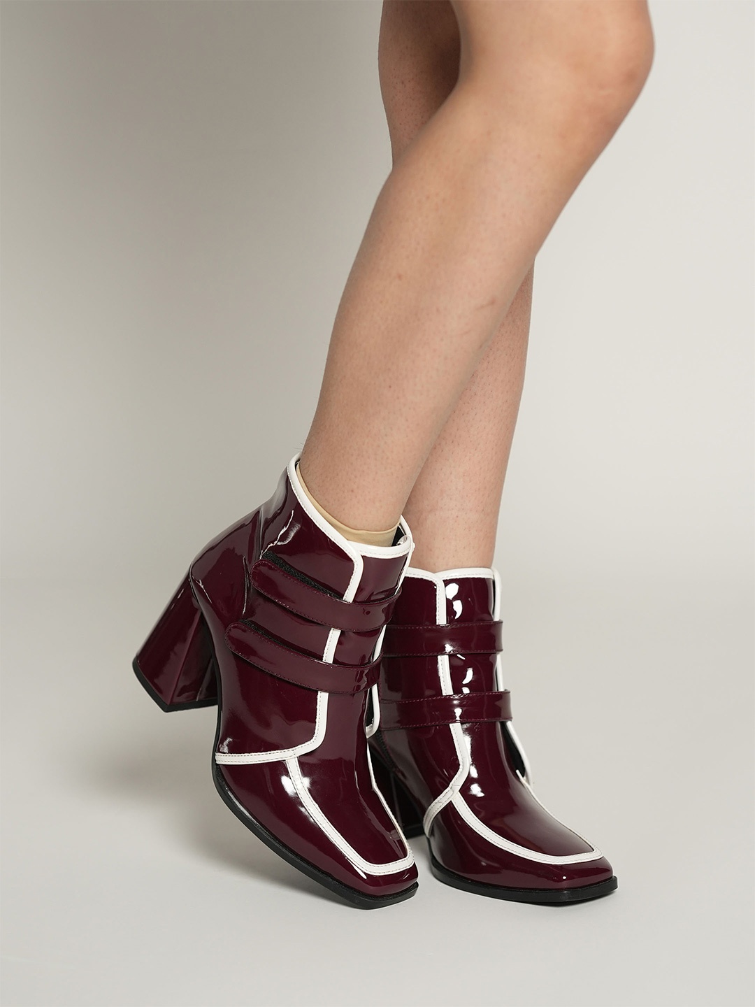 

Theater Women Square Toe Block Heeled High-Top Boots, Red