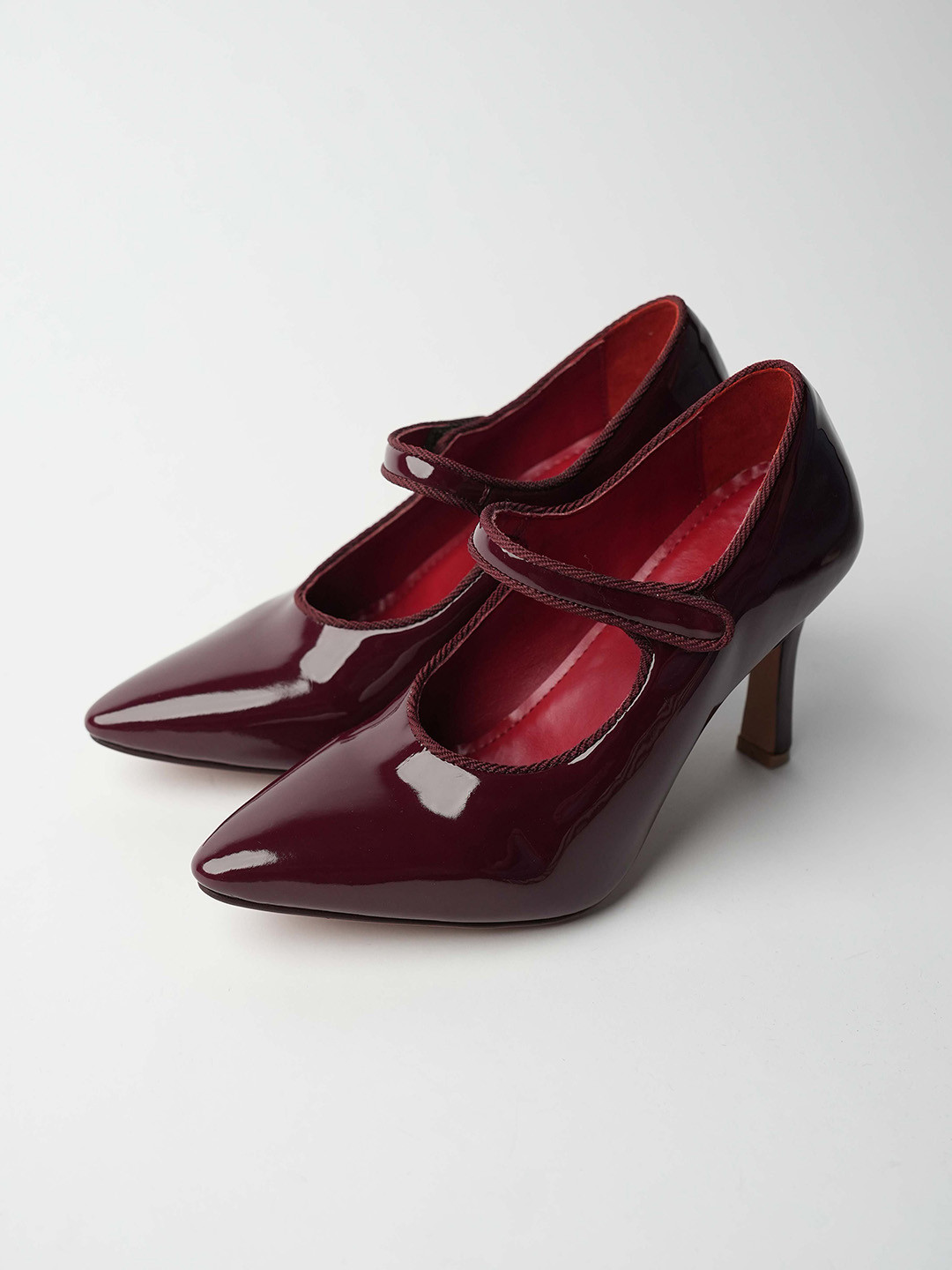 

Theater Pointed Toe Stiletto Heeled Pumps, Red