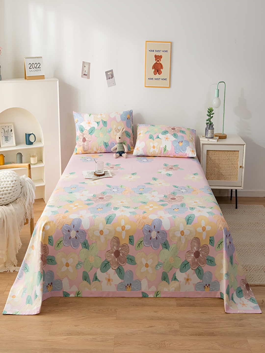

JC HOME Pink & Blue Floral Cotton 200 TC Queen Bedsheet With 2 Pillow Covers