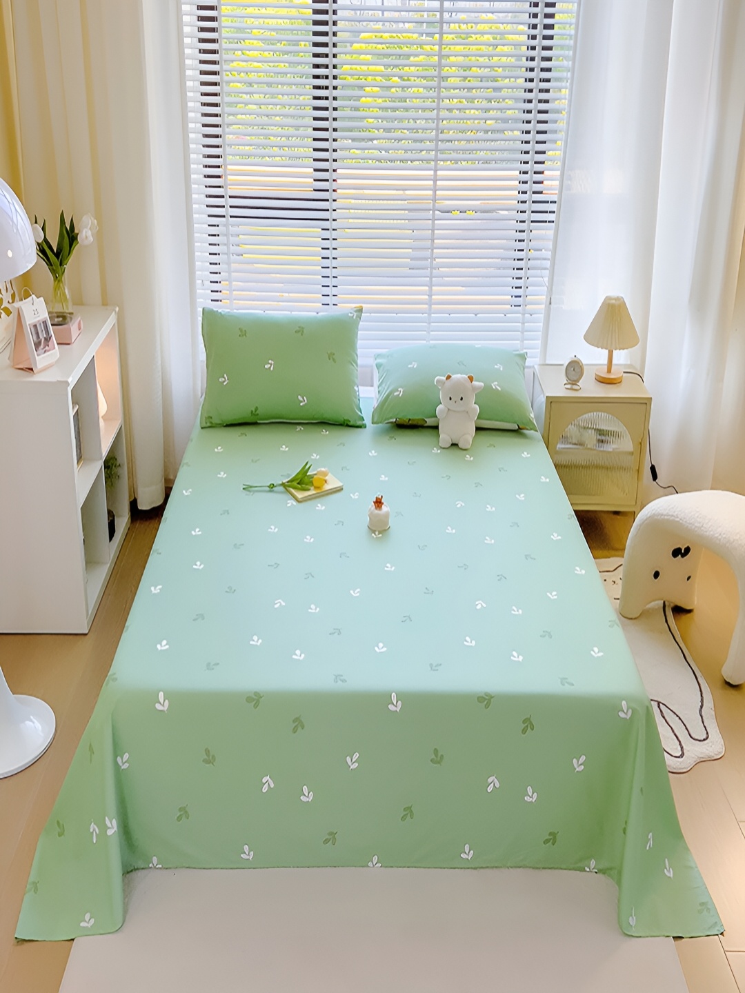 

JC HOME Green & White Floral Cotton 210 TC King Bedsheet with 2 Pillow Covers
