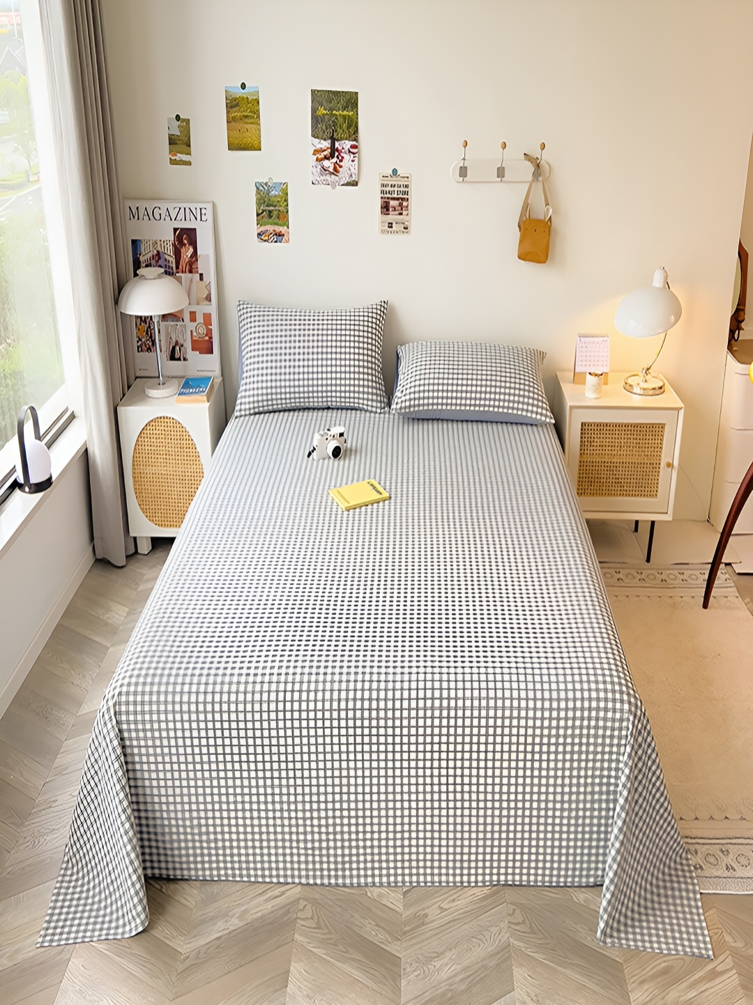 

JC HOME Grey & White Geometric Cotton 220 TC Queen Bedsheet With 2 Pillow Covers