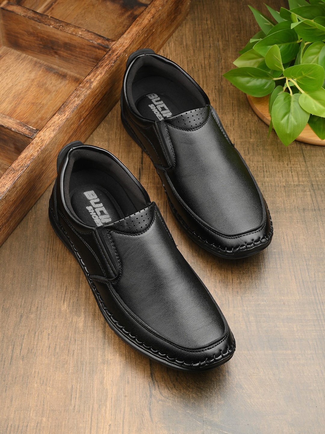

BUCIK Men Textured Leathers Formal Slip On Shoes, Black