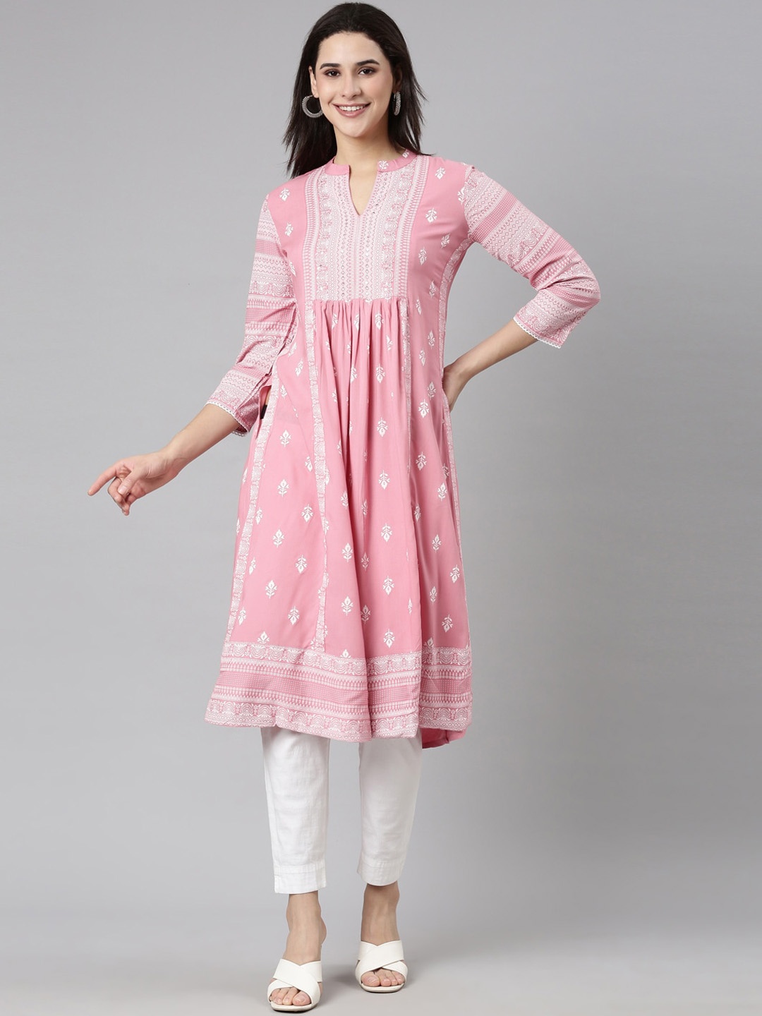 

Neerus Ethnic Motifs Printed Mandarin Collar Sequined Pleated Anarkali Kurta, Pink