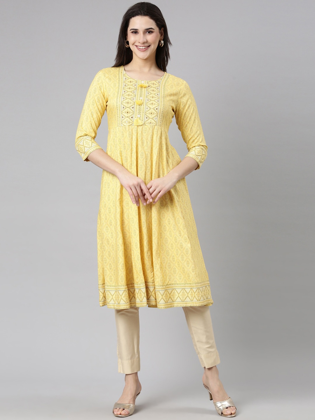 

Neerus Geometric Printed A-Line Kurta, Yellow
