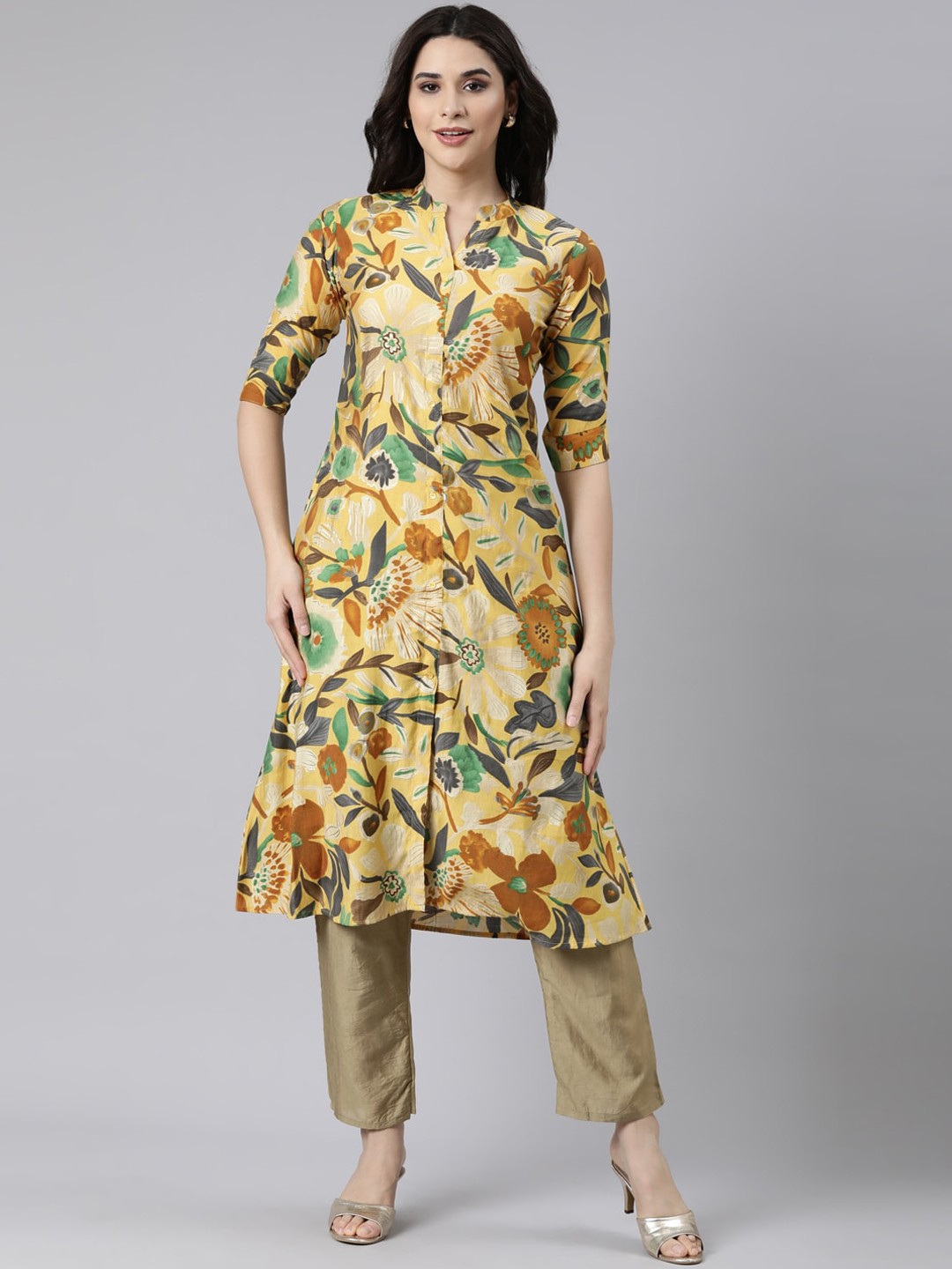 

Neerus Printed Mandarin Collar Kurta, Yellow