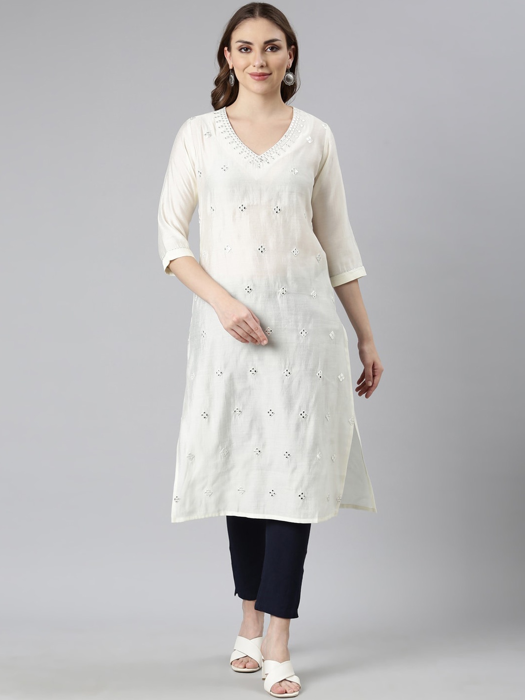 

Neerus Embroidered Chikankari Kurta, Cream