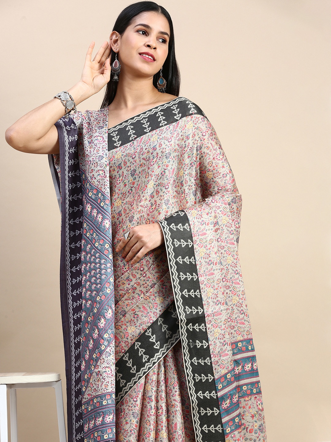 

Mitera Floral Printed Pashmina Saree, Multi