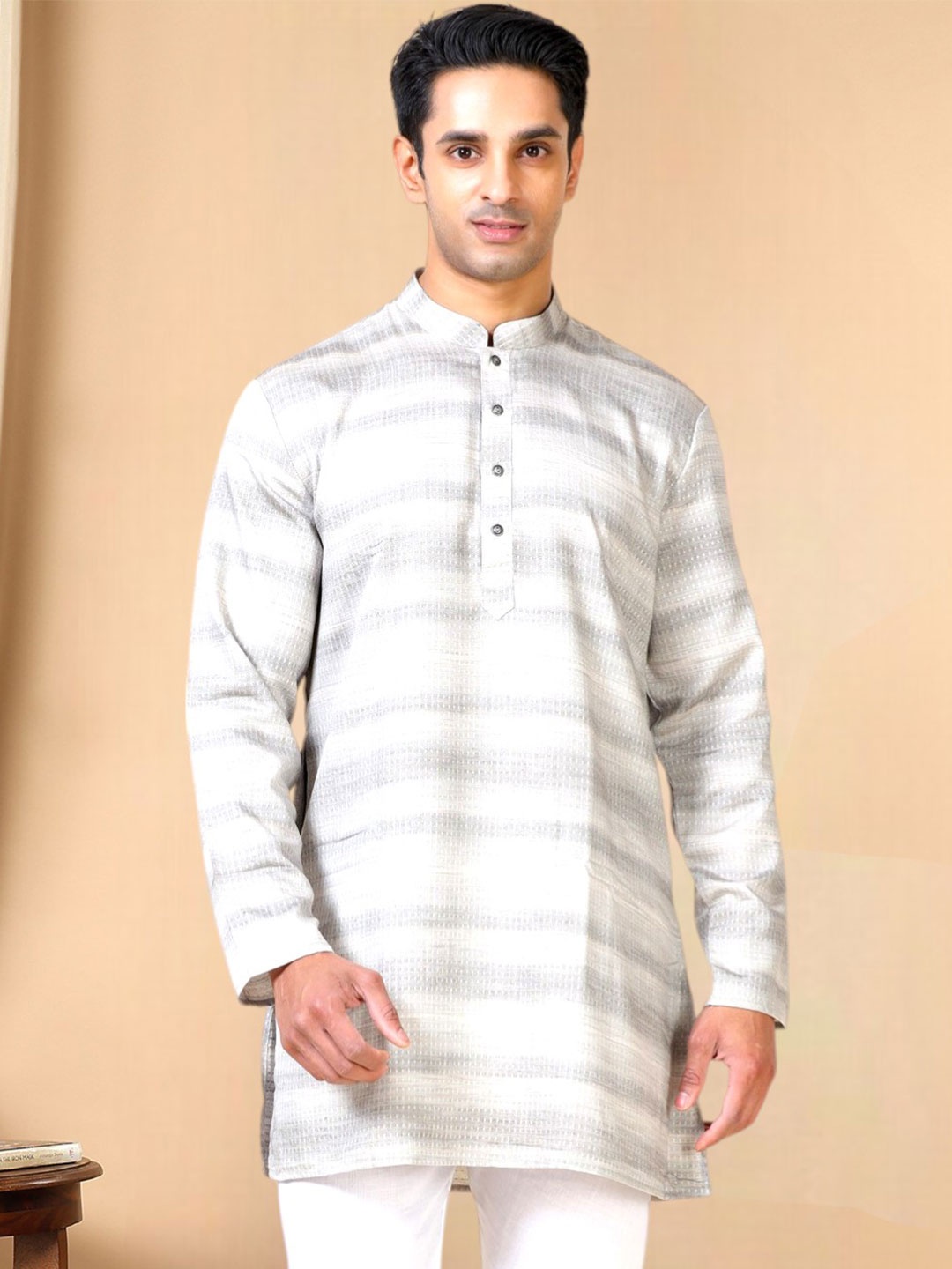 

TATTVA Striped Mandarin Collar Straight Short Kurta, Grey