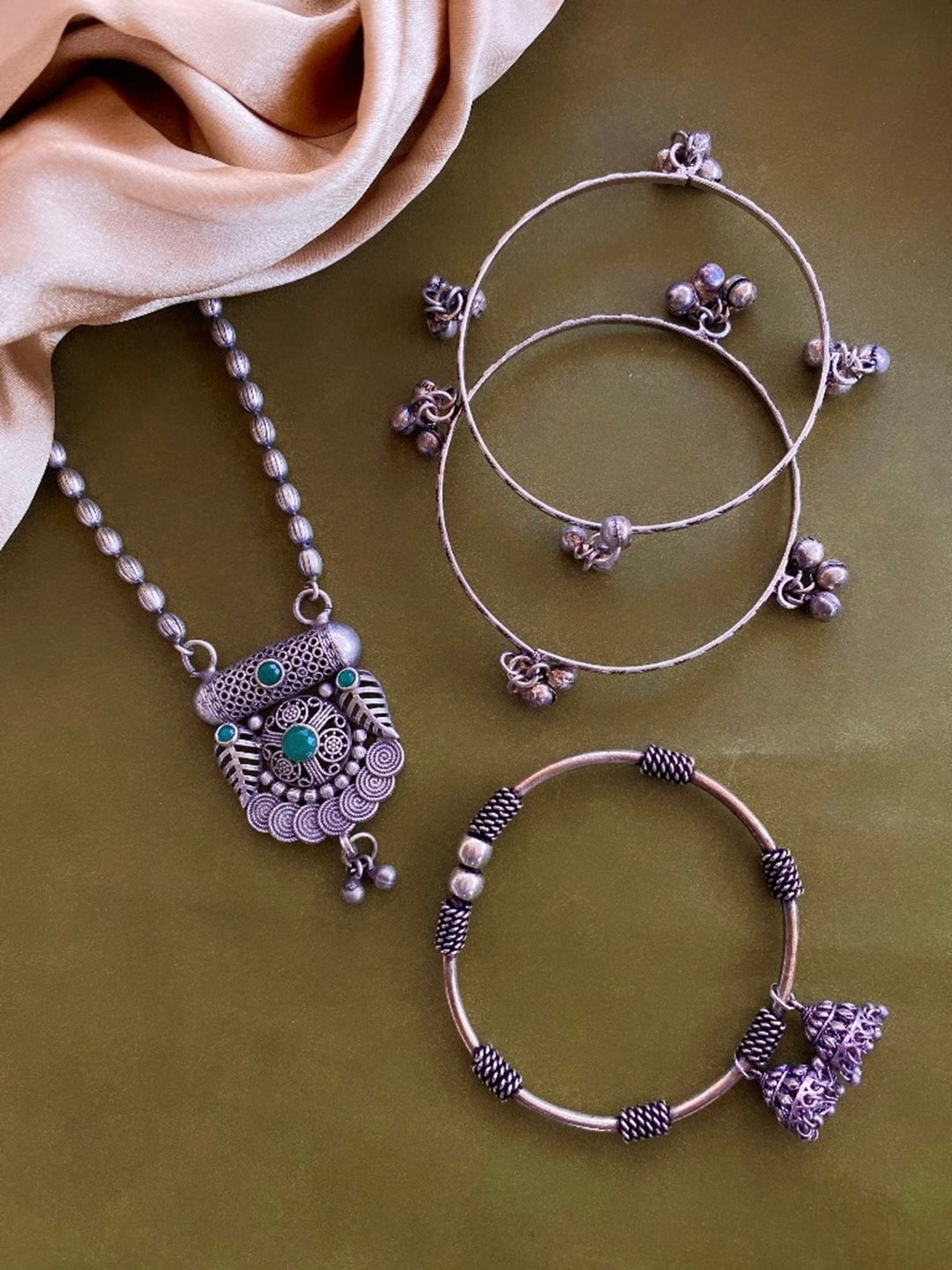 

ATIBELLE 3 Pieces Silver-Plated Stone Studded Jewellery Set